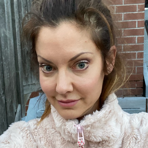 Meet your Posher, Roslyn - Picture 1 of 1